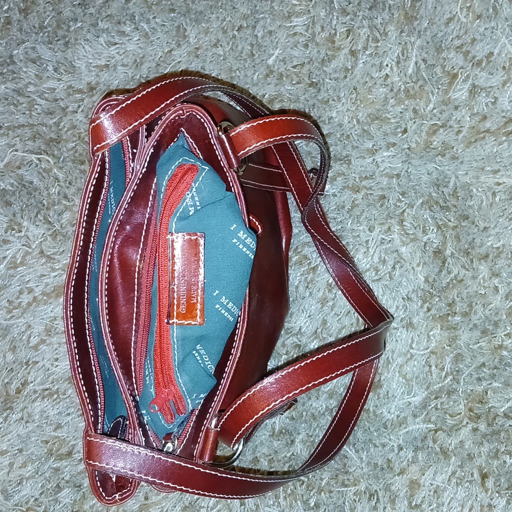 Elegant Brown Leather Shoulder Bag - Picture 5 of 6